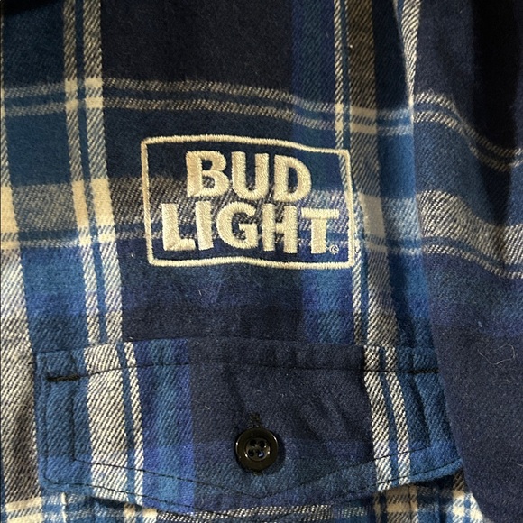 Bud Light XXL Flannel is excellent condition - Picture 2 of 5